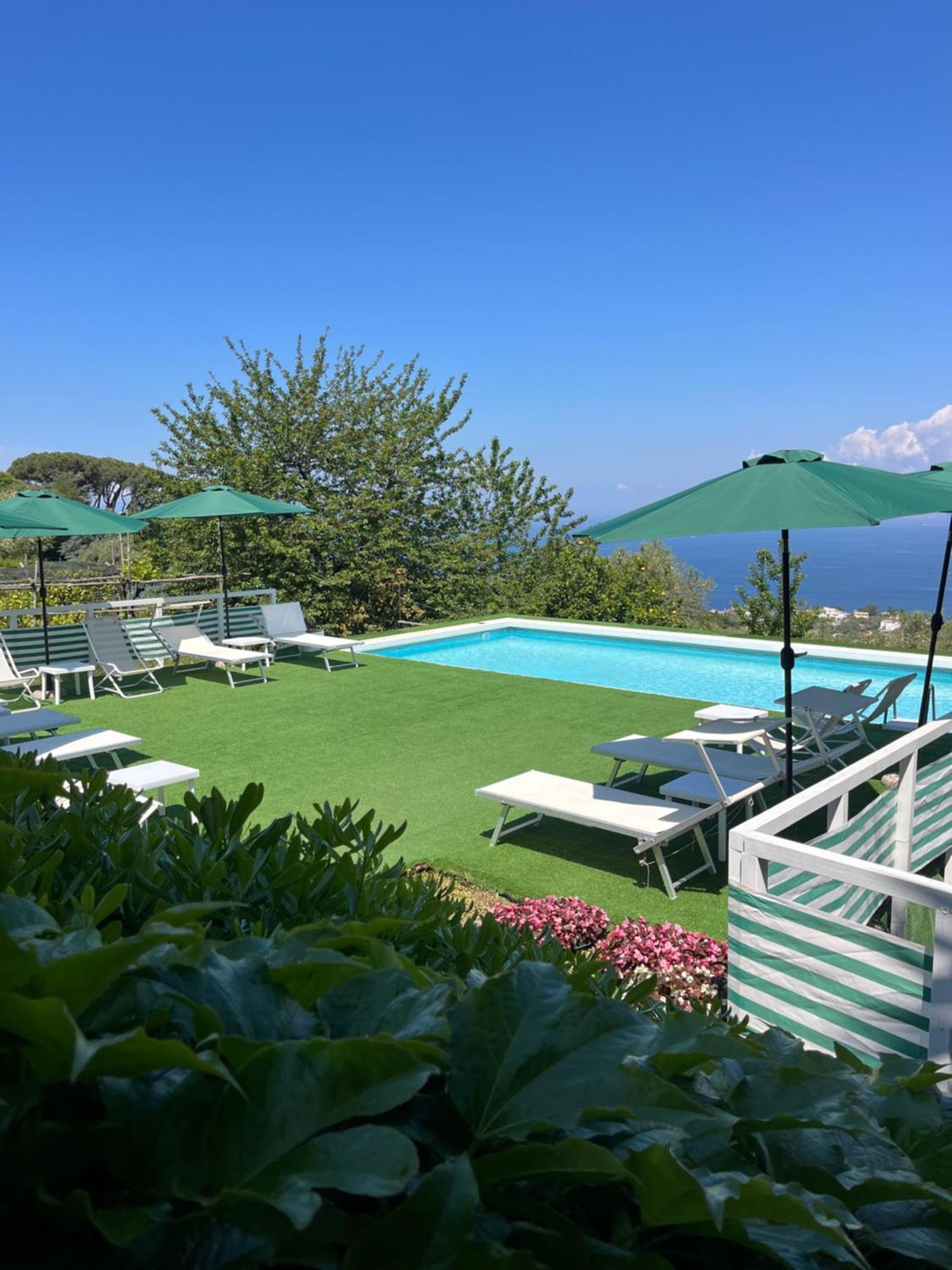 Sorrento Garden Hotel Bagian luar foto
