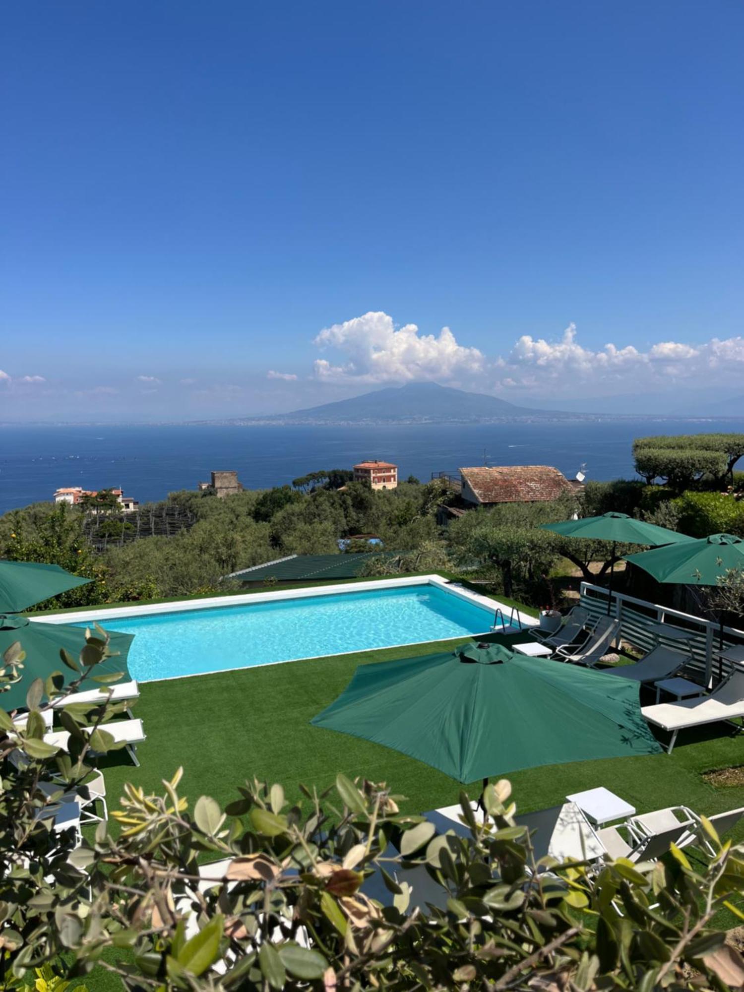 Sorrento Garden Hotel Bagian luar foto